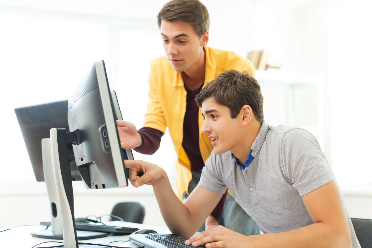 The Roadmap from Classroom to Career: Computer Science Internships